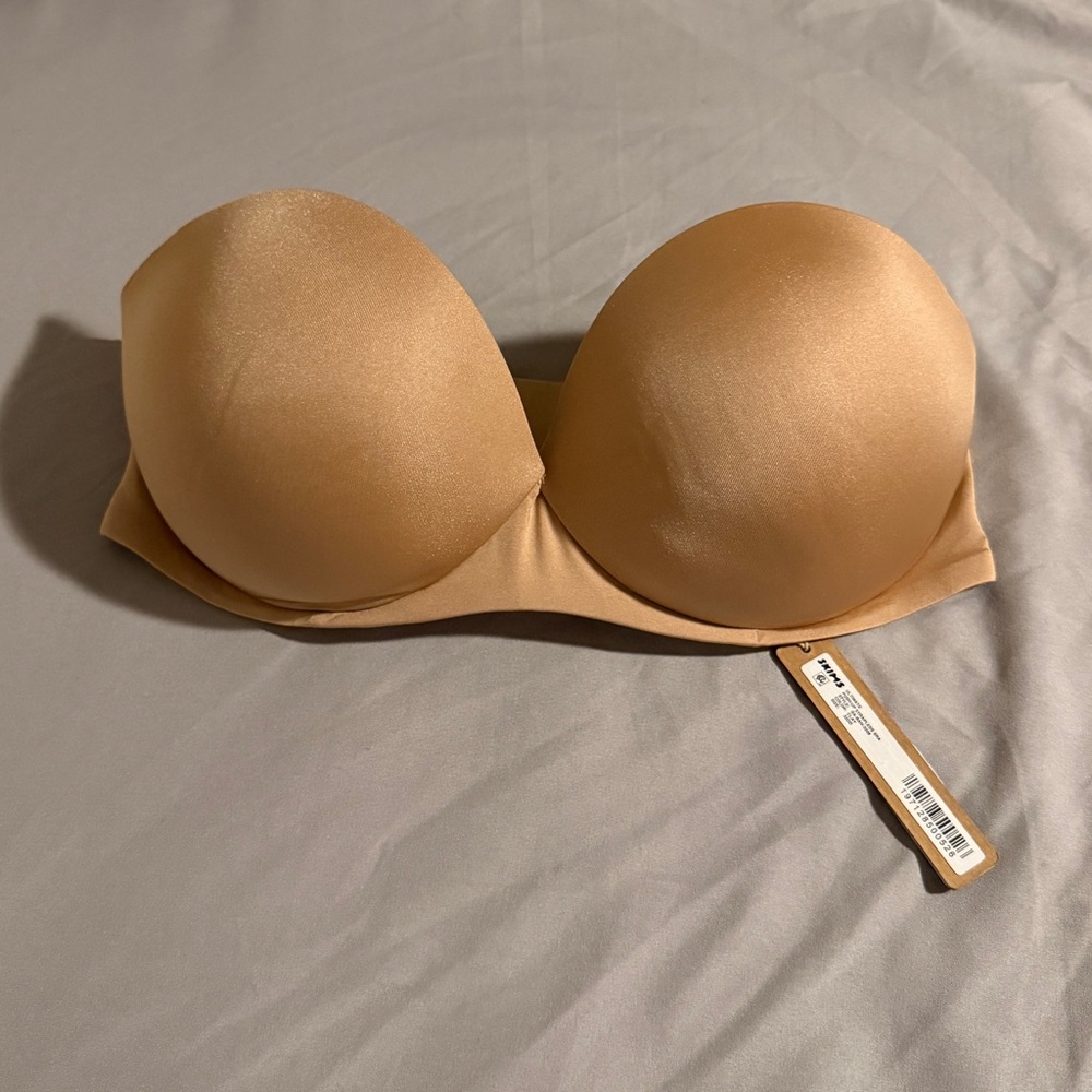 SKIMS Ultimate Push Up Strapless Bra Size 32DD Color Clay NWT